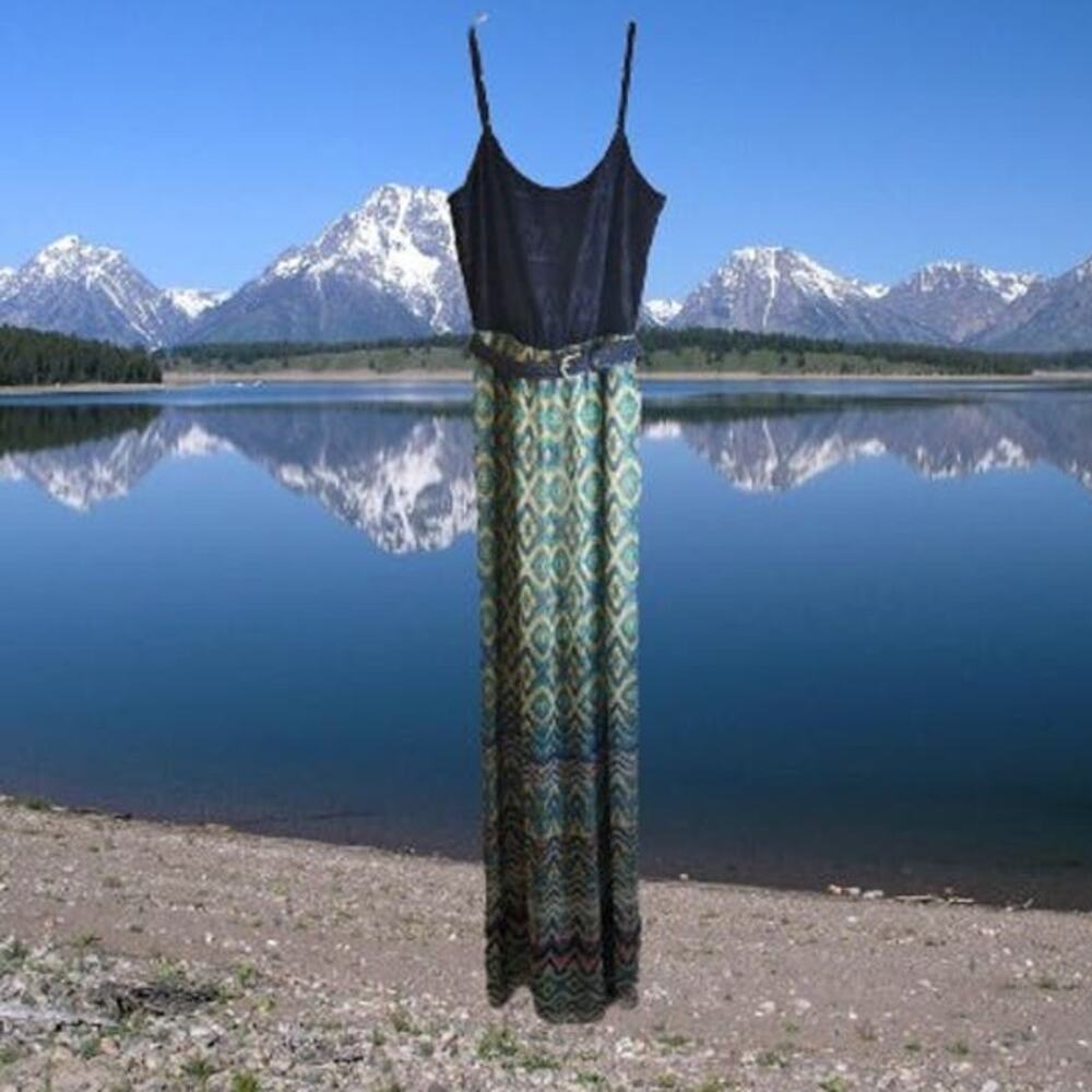 As U Wish Small NWOT spaghetti straps adjustable lace top lined maxi dress.